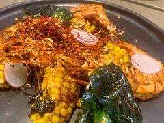 惹味胡椒虾配烤玉米-CHILLAX轻乐时(侨建·Hi City店)