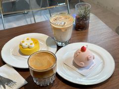 -Fridi Patisserie Cafe