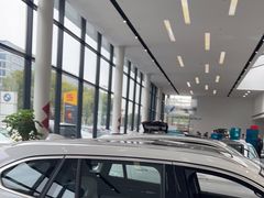 -上海宝信宝马4S店