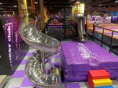 -Tenker Club弹刻极限主题公园 · 蹦床 · 团建 · 生日派对(大关店)