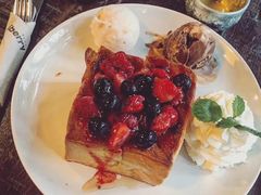 -莓园冰淇淋店