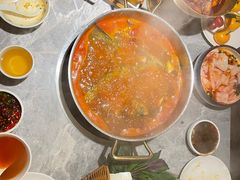 -野山舂·贵州现舂酸汤牛肉(民生路店)