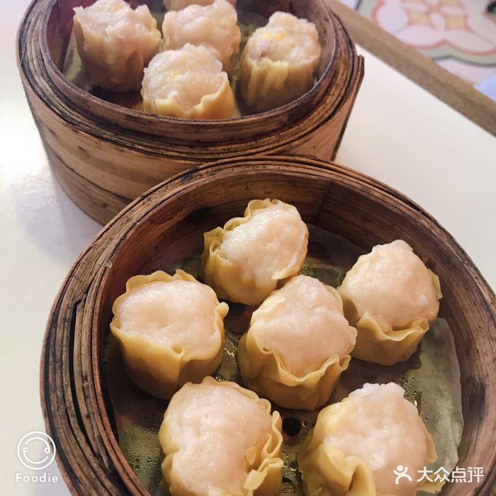 香港十三座鱼蓉烧麦图片