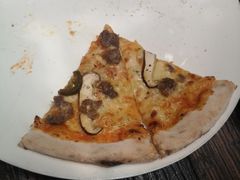 意大利披萨-城墙外BAR