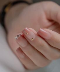 -悦指间美甲美睫
