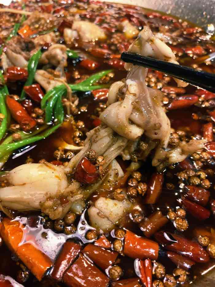 小渝香美蛙鱼头(星湖店)-"2月24日,星期三,第一次有幸抽中大众点.