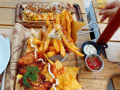 -Mark&Mars Restaurant