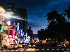 -六合夜市