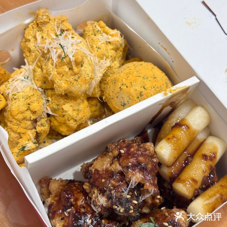 外卖了智汇城附近新开的不可炸鸡，太甜了[捂脸]