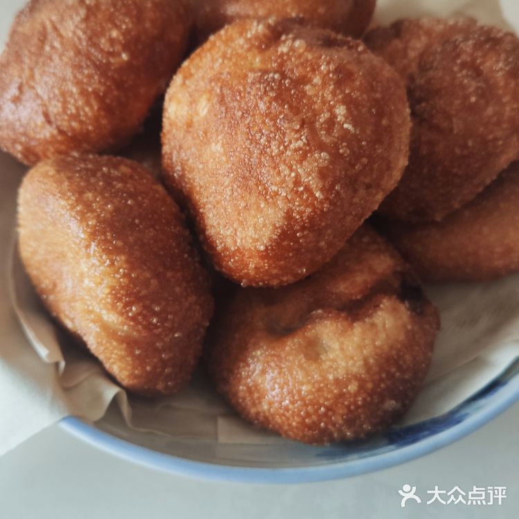 特色推荐： 大集绿豆包子可是我们蔡甸的一绝