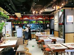 大堂-渝是乎酸菜鱼·川渝小炒(新世界百货望京店)