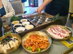 -围炉肉舍•炭烤活鳗•丹东海鲜烤肉(步行街店)