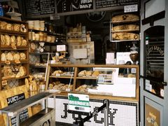 面包甜点陈列柜-Juicy Bakery(大学路店)