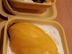 芒果椰汁黑糯米甜甜-满记甜品(日月光二店)