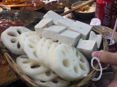 -四小区火锅·巷子里的重庆火锅(花照壁店)