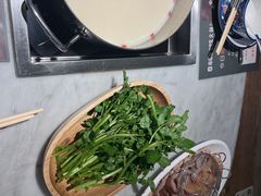 -尚尚仙·酸汤猪手·猪肚鸡火锅(华联万柳购物中心店)