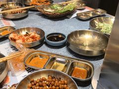 -草家酱蟹炭火烤肉店(珲春南路一店)