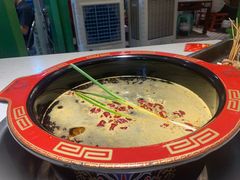 -钢管厂五区小郡肝串串香(奥克斯广场锦城万达店)