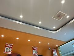 -红渡小香·牛肉麻辣香锅(车站南路店)