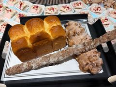 -HOT CRUSH趁热集合·现烤面包(上海环球港店)