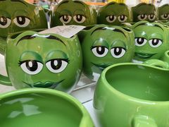 -m豆巧克力世界(上海世茂广场店)