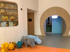 -小门牙好性格托育(北外滩中心)