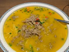 果味酸汤肥牛-俭寨小公鸡新疆菜·大盘鸡·烧烤