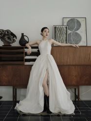 -Lady  Jane高端婚纱礼服馆