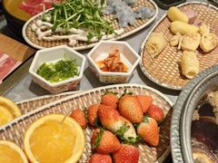 草莓自由-一绪に寿喜烧(荟聚店)