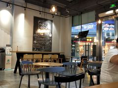 大堂-HELLO 27 意面·沙拉·帕尼尼