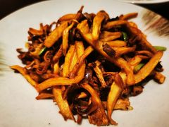 盐焗菌菇-丝路金桃·新疆菜(徐汇店)