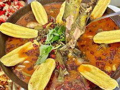 -丹水桥地锅鱼·翘嘴鲌·地方特色全鱼宴(丹江口大坝店)