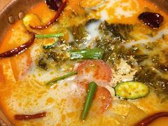 酸辣锅底-洱火云南酸菜牛肉火锅(石景山当代商城店)