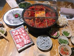 -白乐天毛肚火锅馆(解放碑店)
