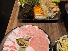 -我那覇豚肉店(カフーナ旭橋店)