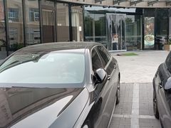 -潮漫酒店(北京通州环球度假区临河里地铁站店)