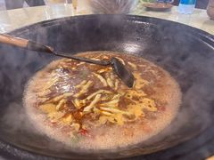 -农家柴房土灶柴火烧鸡