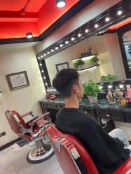 -东方先生国潮男士理发馆