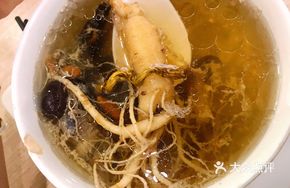 Ginseng, Red Date, and Goji Berry Stewed Chicken