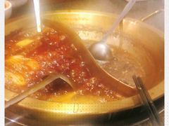 -小天鹅火锅·一线江景洪鼎旗舰店(洪崖洞店)