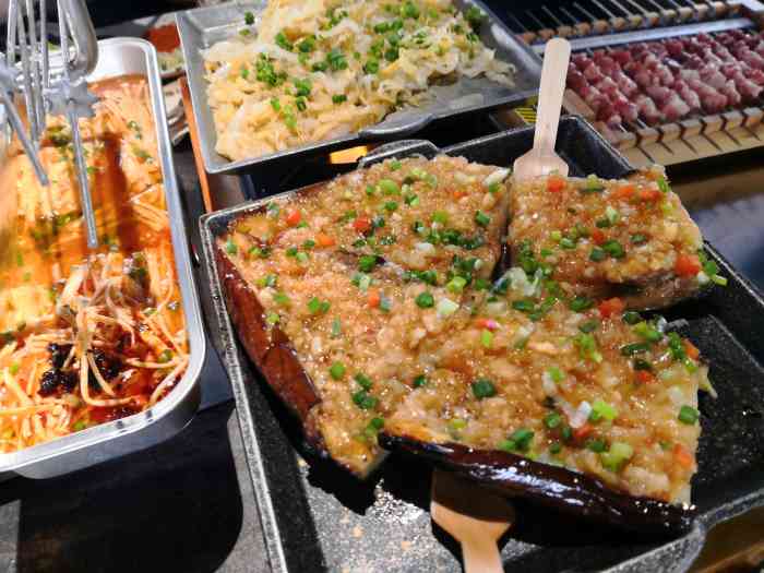 很久以前羊肉串(宝杨路宝龙店)-"去年小伙伴就有推荐这家,发现家门口