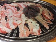 精品牛五花-唯成•韩国炭火烤肉 유성고기