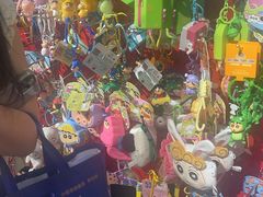 -义乌小商品批发市场(中国小商品城·篁园服装市场店)