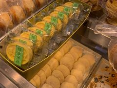 蛋黄绿豆糕-鲍师傅糕点(江苏路店)