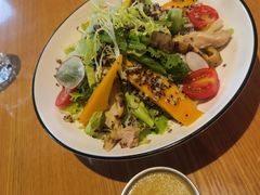 芒果烤鸡藜麦沙拉-MR.ROCKY洛奇先生RESTAURANT&BAR(宝安壹方城店)
