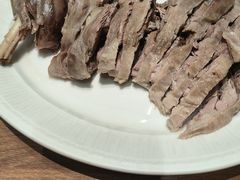 手抓羊腿肉一斤-贯贯吉·清真餐厅(浙江中路店)