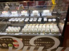 面包甜点陈列柜-红宝石·鲜奶小方(莘庄龙之梦店)