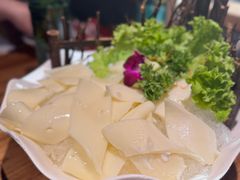 -老牌坊云南鱼豆花火锅(嵩山店)