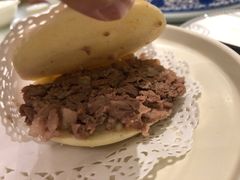 手抓肉夹馍-宁夏国强手抓羊肉·清真菜(未央路凤三店)