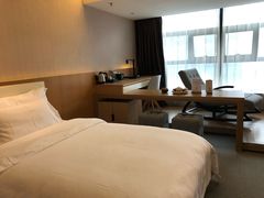 -优逸酒店(柳州窑埠古镇万象城店)